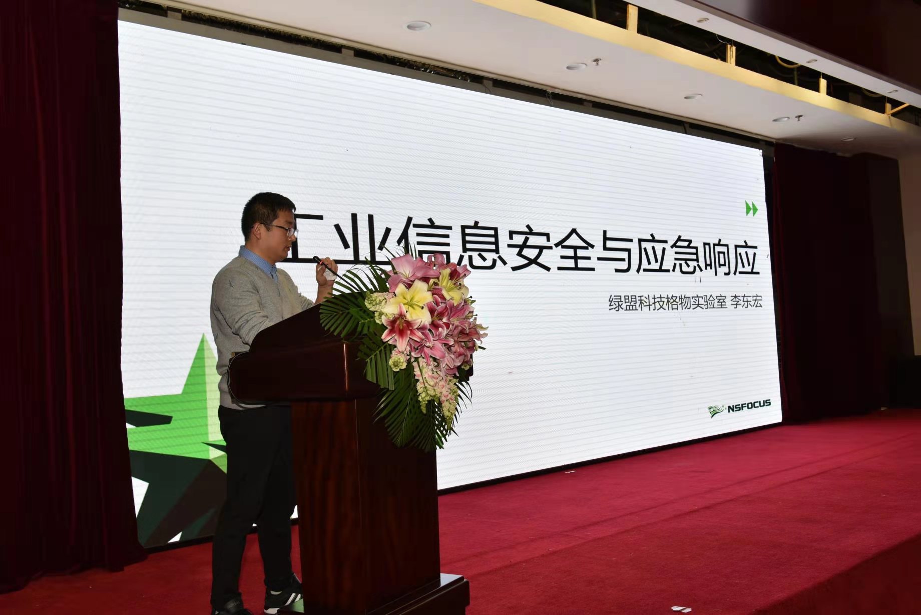 ���-�ٷ�